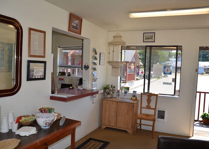 Surf & Sand Inn
